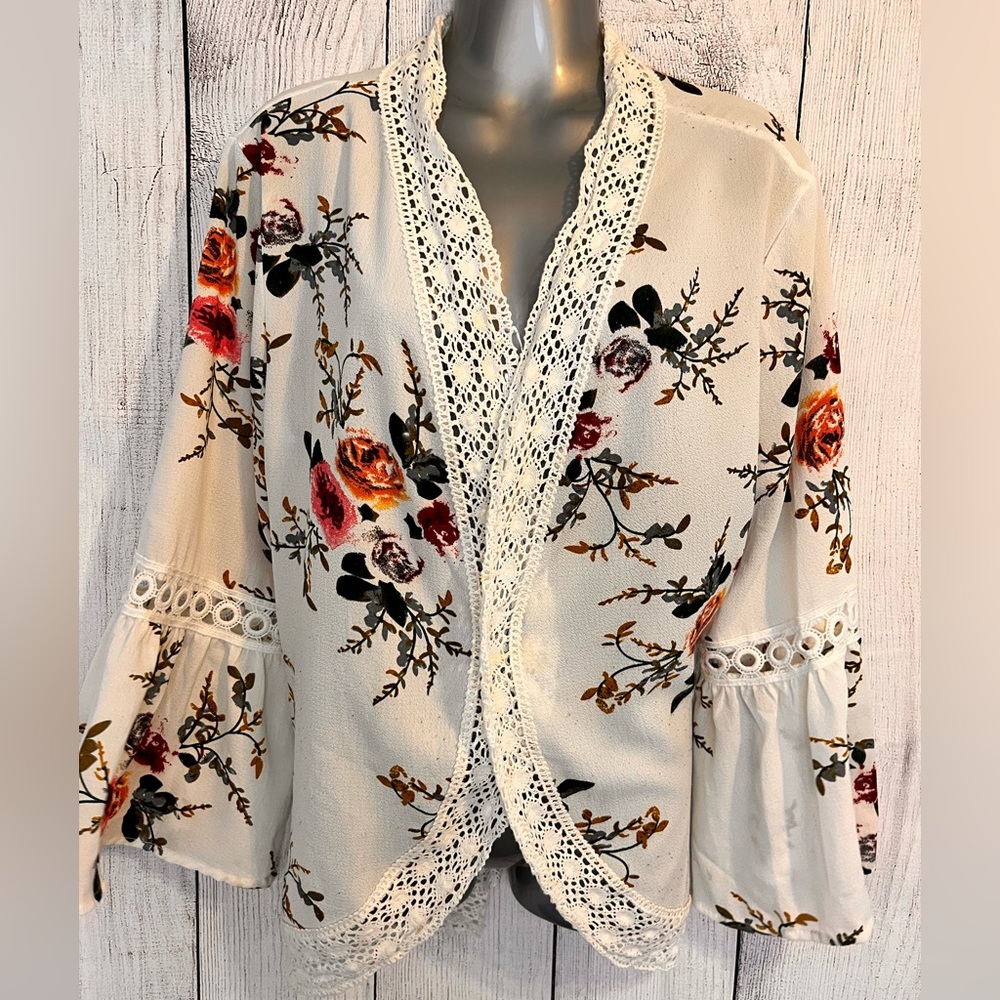 Pretty open cardigan with floral print